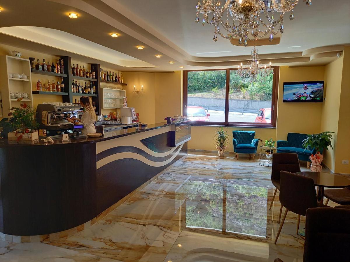 Hotel Ristorante Villa Terry لاوريا إنفيريوري المظهر الخارجي الصورة